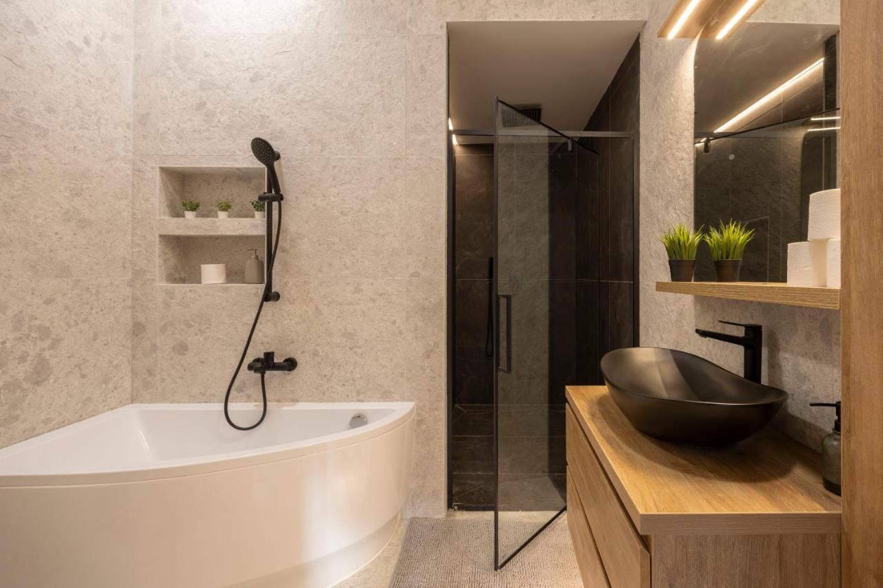 Luxurious & Spacious Central Residence With Balcony Budapest Ngoại thất bức ảnh