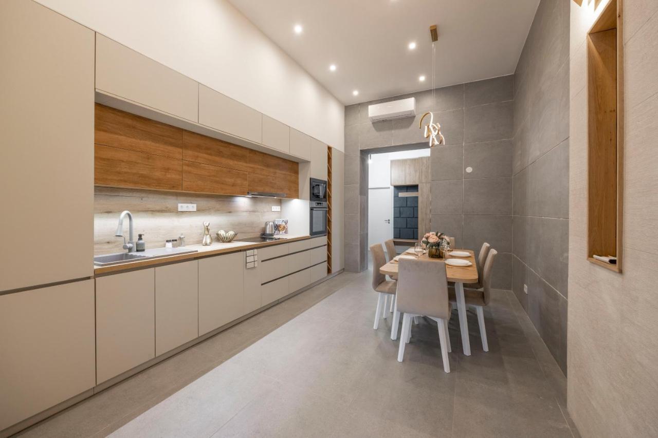 Luxurious & Spacious Central Residence With Balcony Budapest Ngoại thất bức ảnh